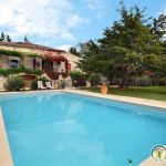 Beau mas en pierres avec jardin et piscine priv&eacute;e