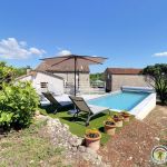 Maison en pierres avec piscine priv&eacute;e et jardin magnifique