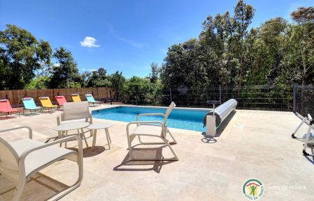 G&icirc;te n&deg;168721 Orgnac-l'Aven - Ard&egrave;che - Piscine priv&eacute;e face aux ch&ecirc;nes