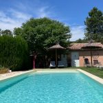 Grande piscine &agrave; partager