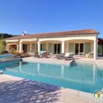 Belle villa ind&eacute;pendante avec jardin, piscine priv&eacute;e, cuisine d'&eacute;t&eacute; et terrain de p&eacute;tanque