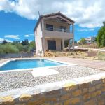Maison ind&eacute;pendante avec piscine privative et jardin