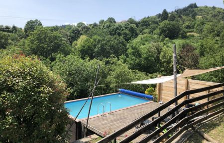 La piscine vue de la terrasse du gîte Gîte n°141008 Lentillères - Ardèche - La piscine vue de la terrasse du gîte