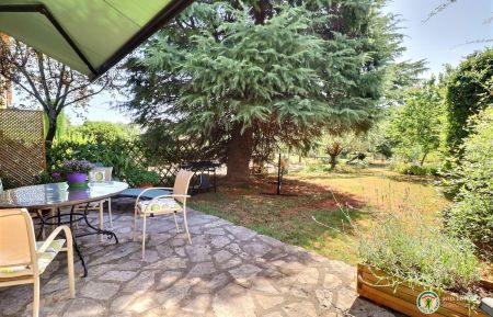 G&icirc;te n&deg;122708 Lachapelle-sous-Aubenas - Ard&egrave;che - Les espaces ext&eacute;rieurs