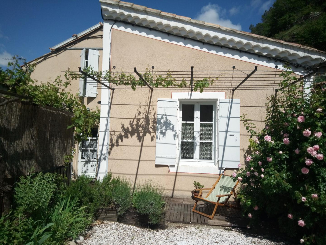 photo 0