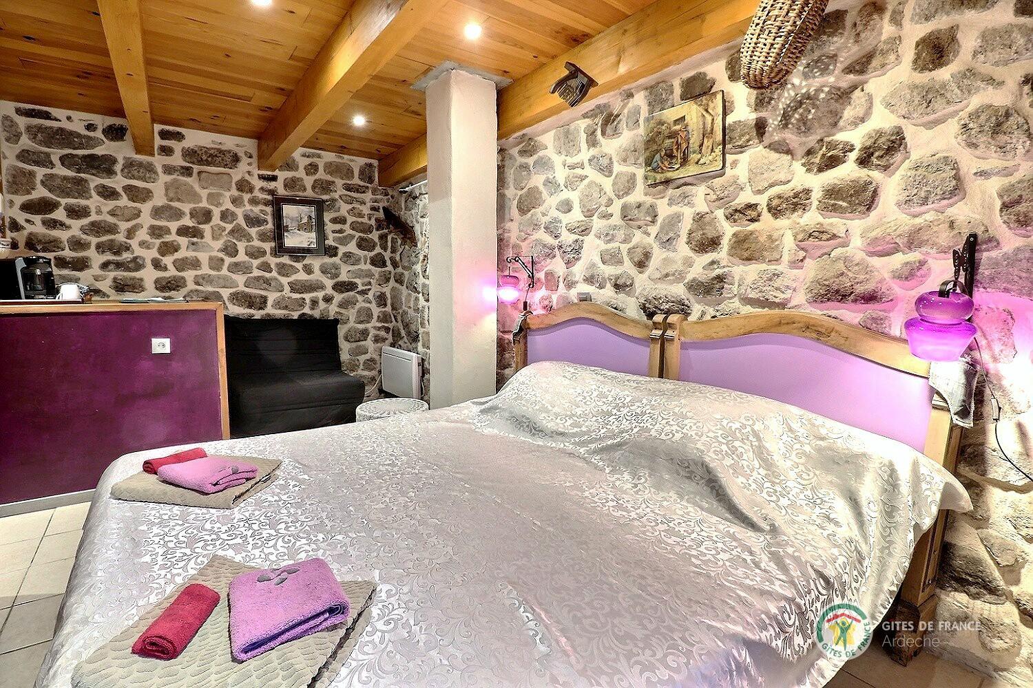 Chambre Myrtille avec chauffeuse convertible pour enfant photo 10