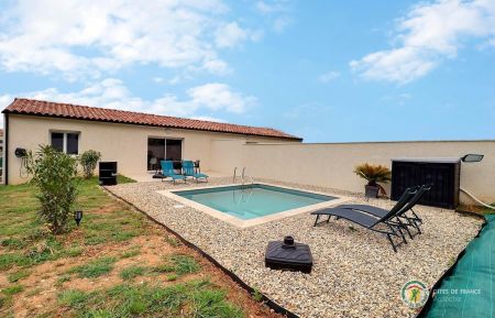G&icirc;te n&deg;330755 Vallon-Pont-d'Arc - Ard&egrave;che - photo