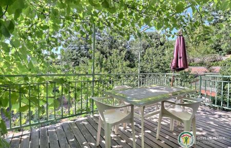 Terrasse ombragée Gîte n°348044 Vogüé - Ardèche - Terrasse ombragée