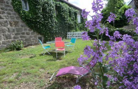 Le jardin privatif du gîte Gîte n°106020 Issarlès - Ardèche - Le jardin privatif du gîte