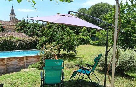 G&icirc;te n&deg;328021 Vagnas - Ard&egrave;che - Piscine hors sol privative avec grand jardin et jolie vue sur le clocher du village
