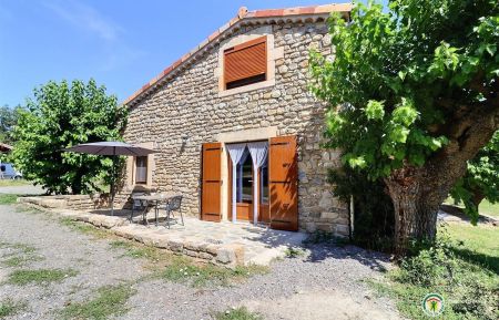 G&icirc;te n&deg;134708 Laurac-en-Vivarais - Ard&egrave;che - Les Ch&ecirc;nes avec sa terrasse privative