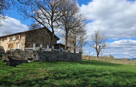 G&icirc;te n&deg;71707 Coucouron - Ard&egrave;che - Le g&icirc;te en pleine nature
