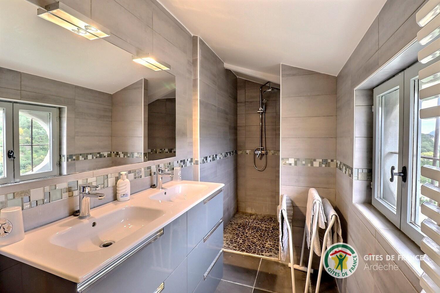 Chambre Le Petit Dortoir - salle d'eau avec douche photo 14