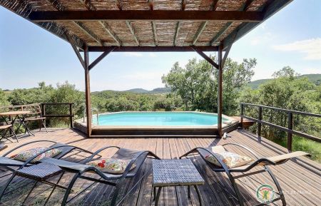G&icirc;te n&deg;33709 Bessas - Ard&egrave;che - Piscine privative am&eacute;nag&eacute;e avec ombrage et face &agrave; une vue &agrave; couper le souffle