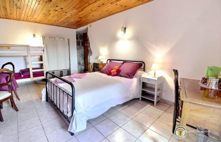 La chambre familiale 1 lit en 140 et 1 lit en 90 Chambre d'hôtes n°547 Chazeaux - Ardèche - La chambre familiale 1 lit en 140 et 1 lit en 90