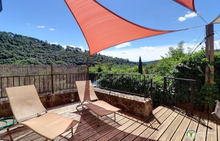 G&icirc;te n&deg;50702 Chambonas - Ard&egrave;che - La terrasse et sa belle vue