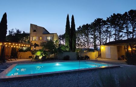 G&icirc;te n&deg;327703 Uzer - Ard&egrave;che - photo