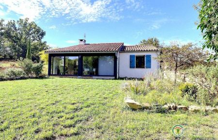 Le gîte vue depuis le jardin Gîte n°53707 Chandolas - Ardèche - Le gîte vue depuis le jardin