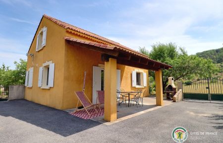 G&icirc;te n&deg;126719 Lagorce - Ard&egrave;che - Maison individuelle avec jardin et piscine &agrave; partager
