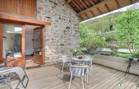Terrasse privative couverte Gîte n°322039 Thueyts - Ardèche - Terrasse privative couverte