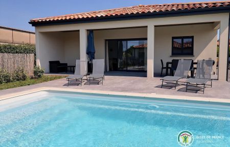 G&icirc;te n&deg;330759 Vallon-Pont-d'Arc - Ard&egrave;che - Villa ind&eacute;pendante avec piscine priv&eacute;e et terrasse couverte