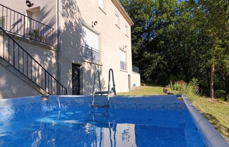 G&icirc;te n&deg;339709 Vesseaux - Ard&egrave;che - maison et piscine en &eacute;t&eacute;
